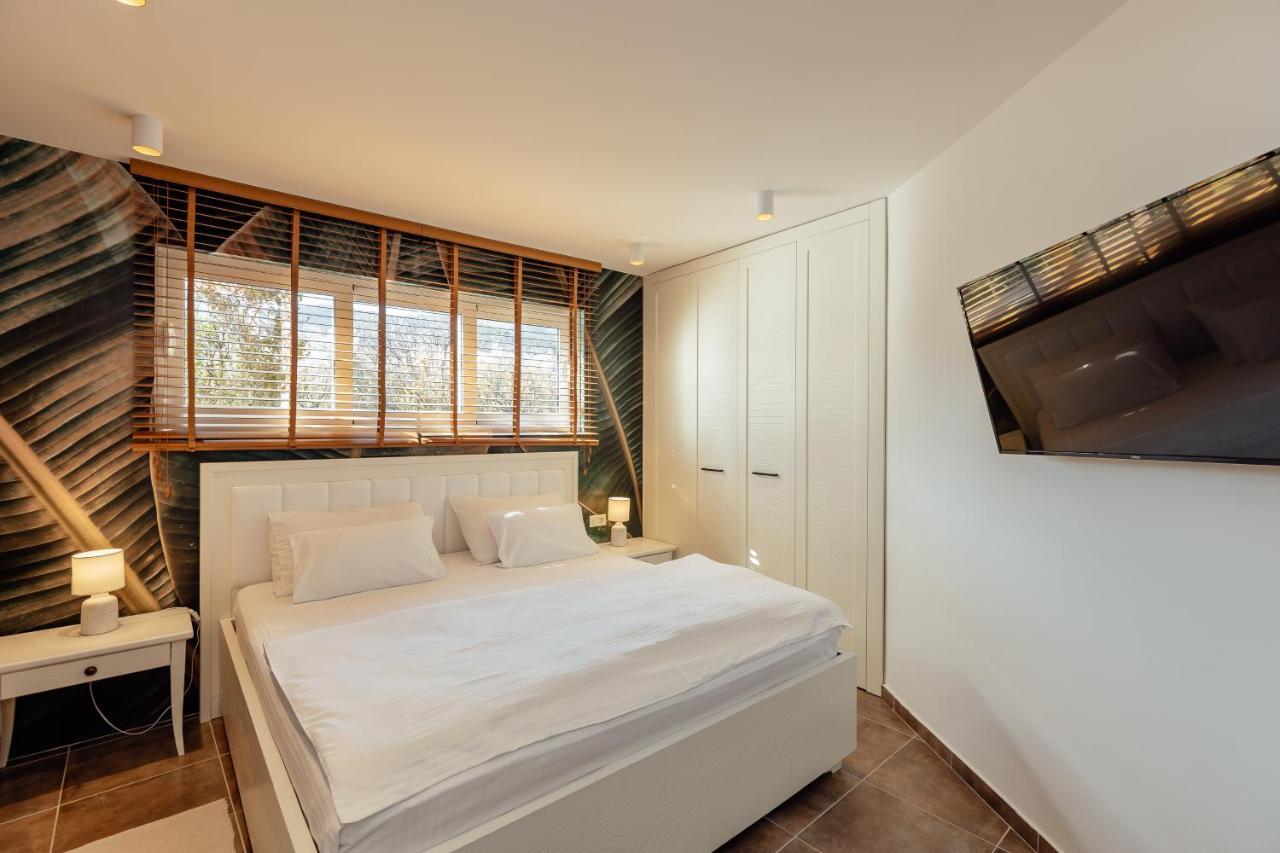 Stylish Mini-House With Garden & Beach Bijela Exterior foto