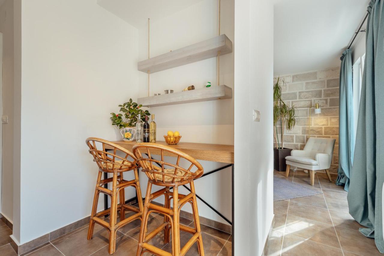 Stylish Mini-House With Garden & Beach Bijela Exterior foto